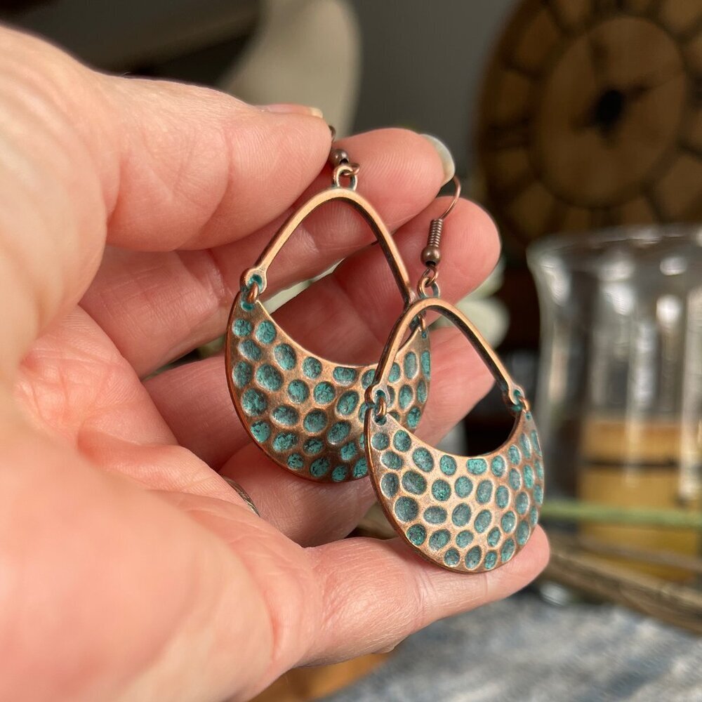 Boho Hammered Copper Patina Medallion Dangle Fishhook Pierced Earrings - Picture 4 of 6